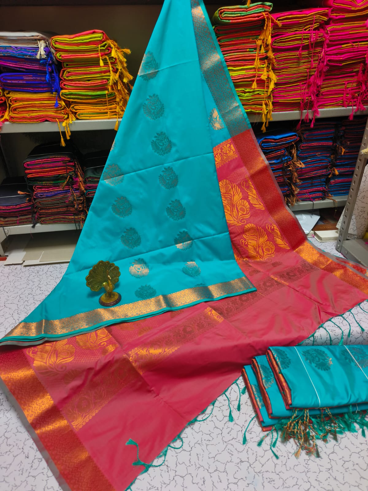 Kanjivaram Tissue Border Soft Silk Sarees (Sea Blue and Rediest)