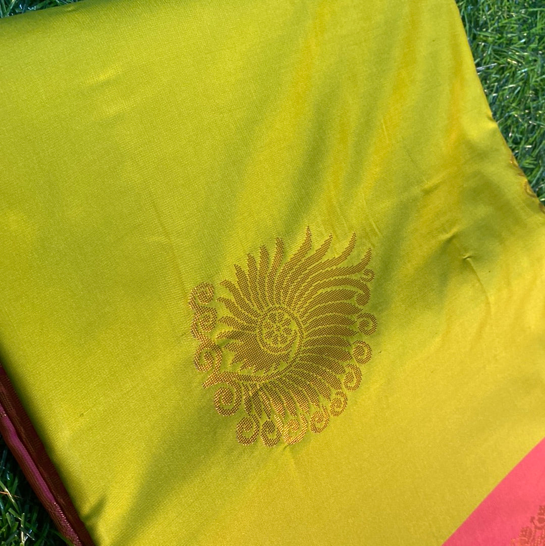 Kanjivaram Tissue Border Soft Silk Sarees (Lime Green and Pink)