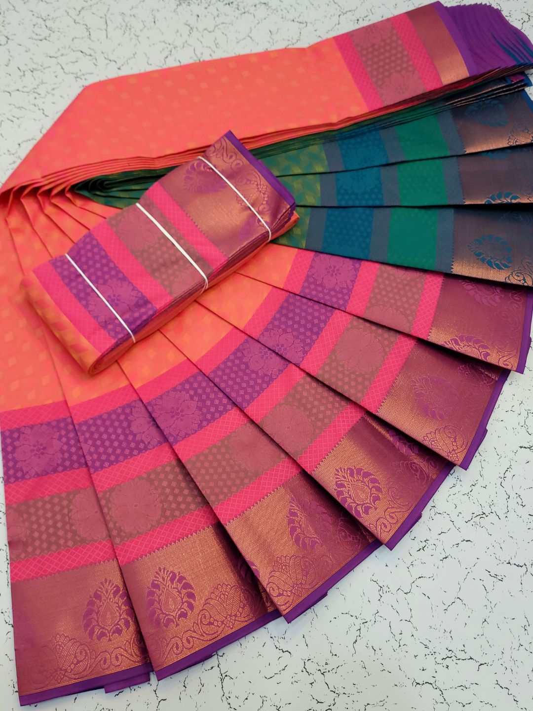 3D embossed silk sarees with contrast pallu (Peach)