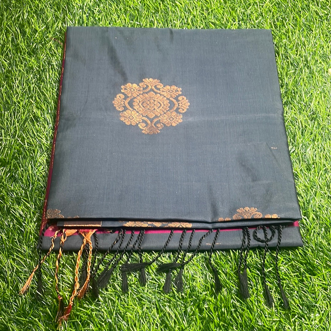 Kanjivaram Tissue Border Soft Silk Sarees (Grey and Pink)