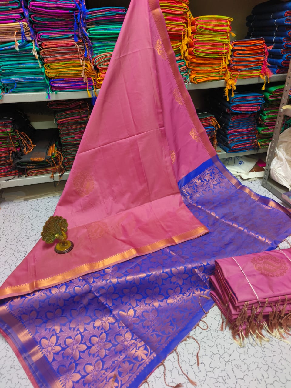 Kanjivaram Tissue Border Soft Silk Sarees (Pink and Purlpe)