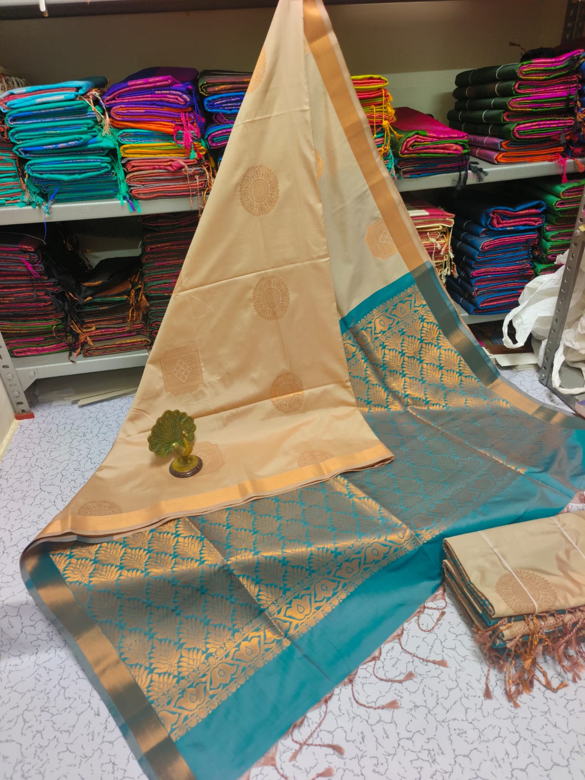Kanjivaram Tissue Border Soft Silk Sarees (Cream and Sea Green)