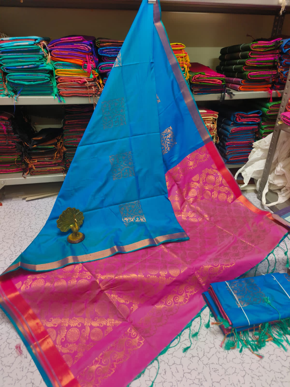 Kanjivaram Tissue Border Soft Silk Sarees (Blue and Pink)