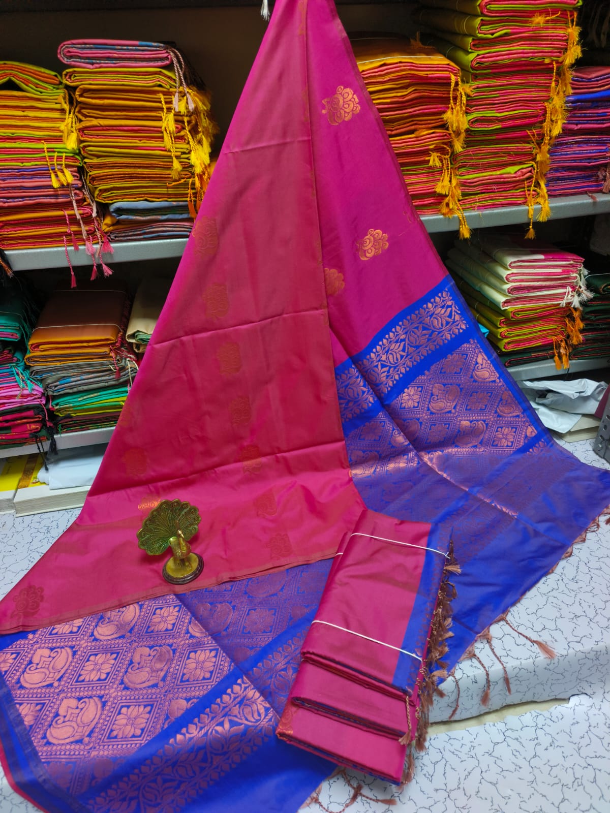 Kanjivaram Tissue Border Soft Silk Sarees (Pink with Blue)