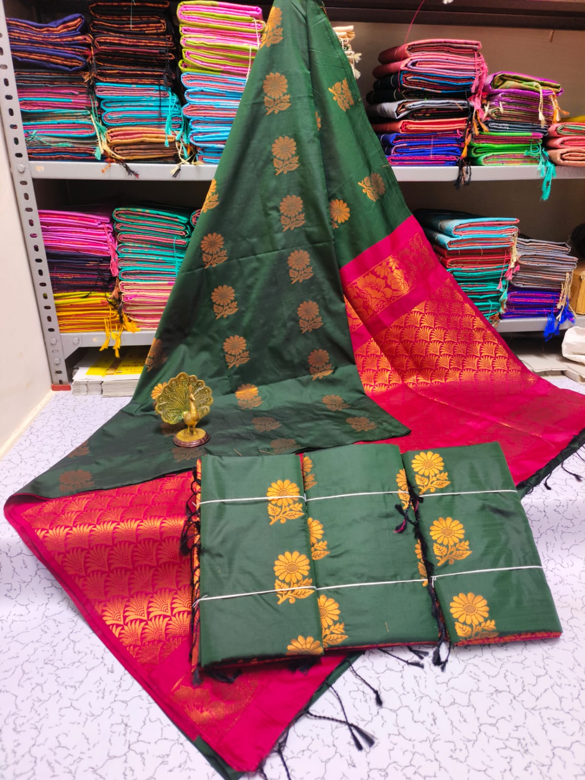Kanjivaram Tissue Border Soft Silk Sarees (Green and RedPink)