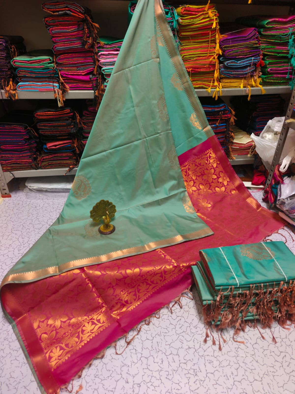 Kanjivaram Tissue Border Soft Silk Sarees (Soft green and Red)