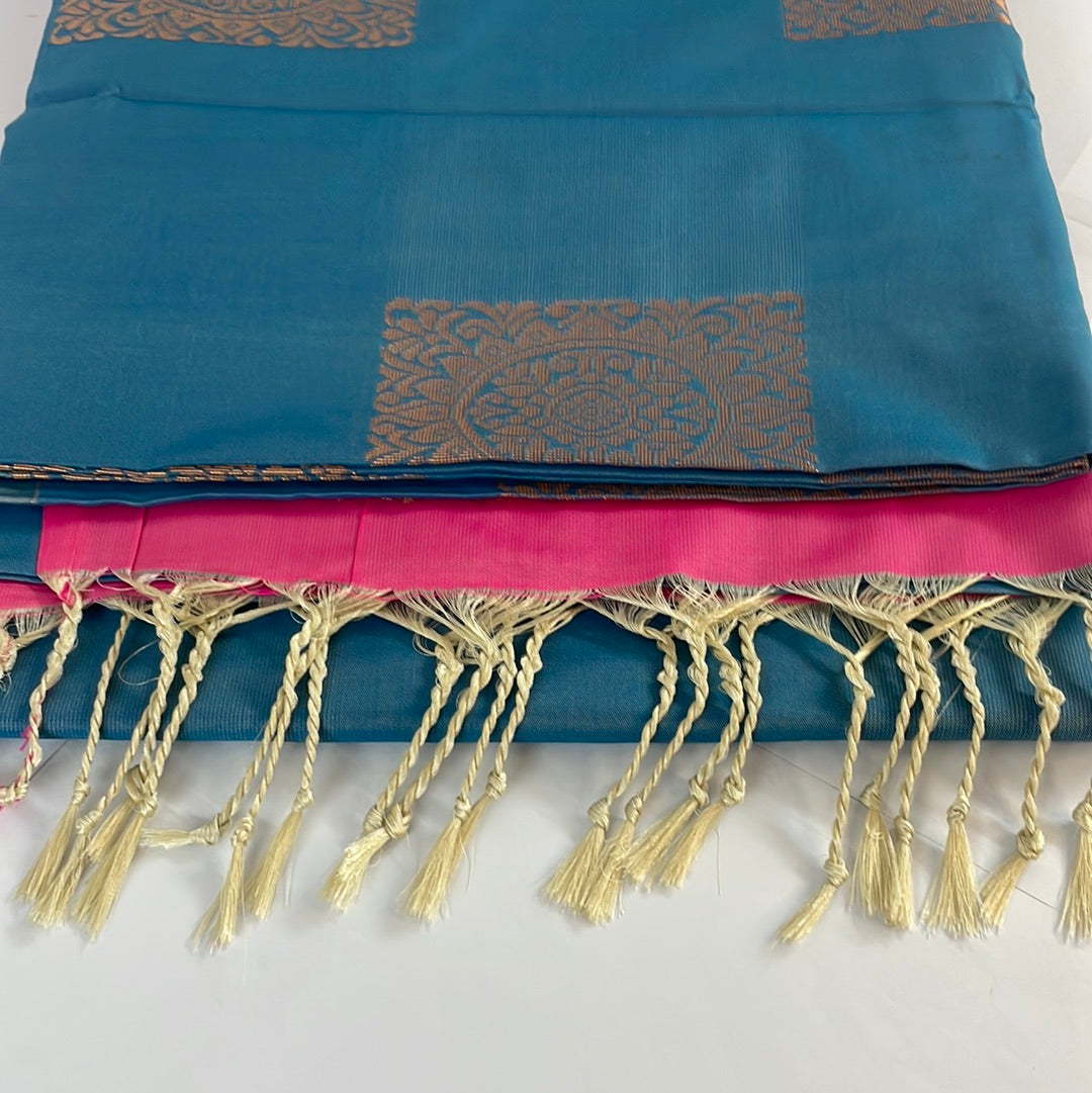 Kanjivaram Tissue Border Soft Silk Sarees (Light Blue and Pink)