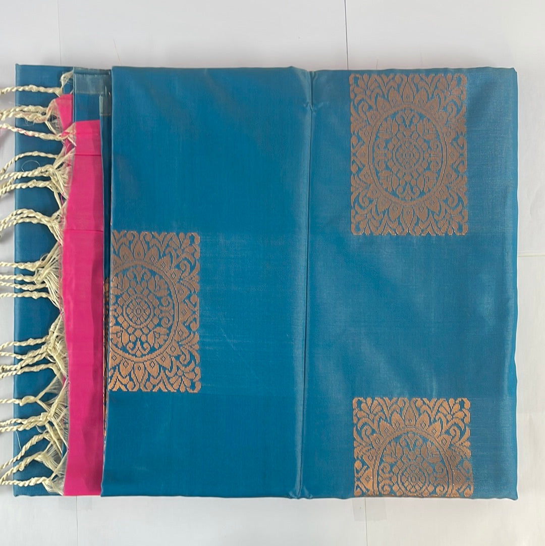 Kanjivaram Tissue Border Soft Silk Sarees (Light Blue and Pink)