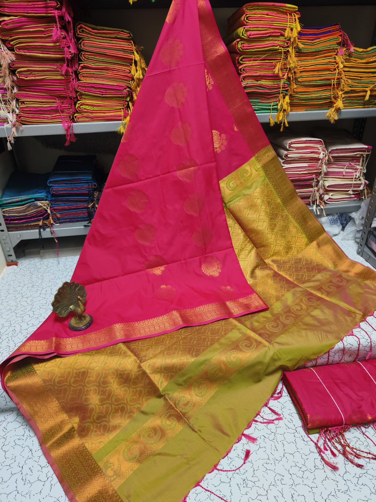 Kanjivaram Tissue Border Soft Silk Sarees (Dark Pink and Apple Green)