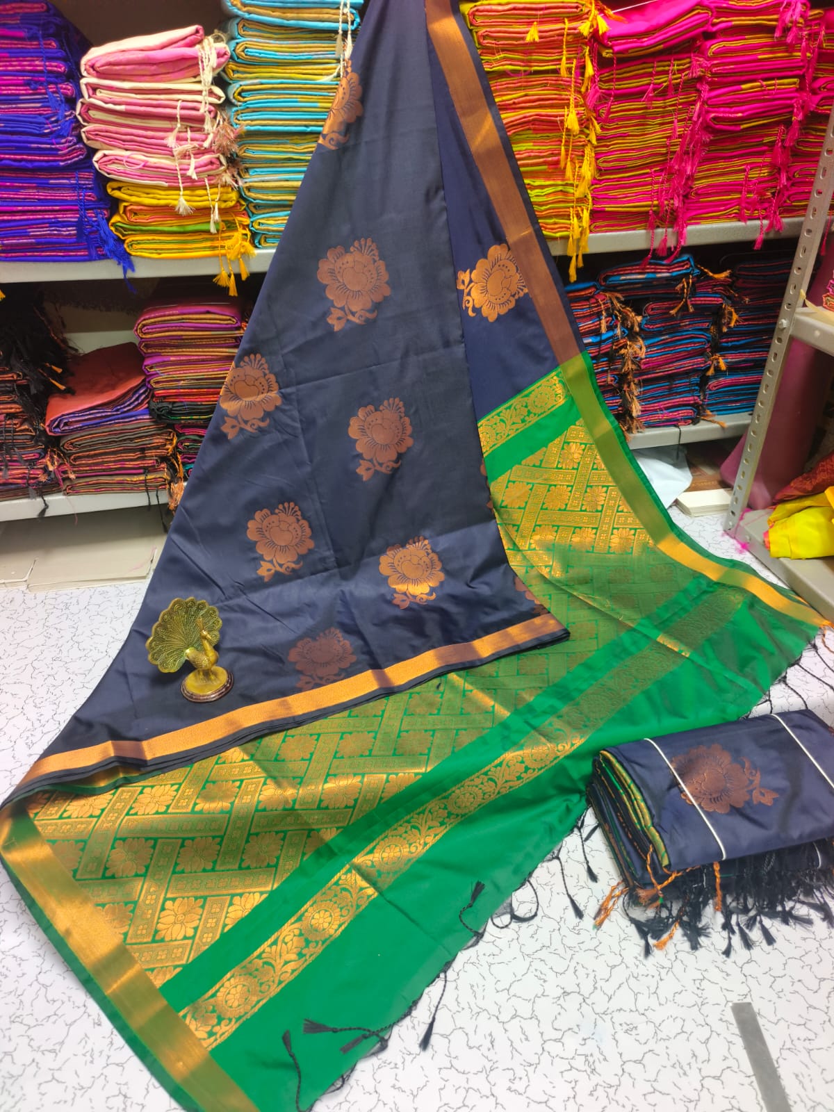 Kanjivaram Tissue Border Soft Silk Sarees (Dark Blue and Green)
