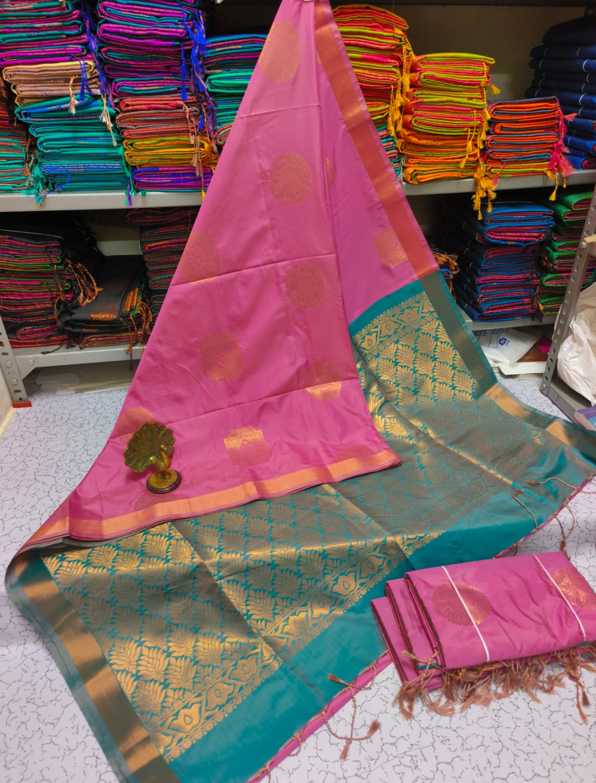 Kanjivaram Tissue Border Soft Silk Sarees (Pink and Sea Green)