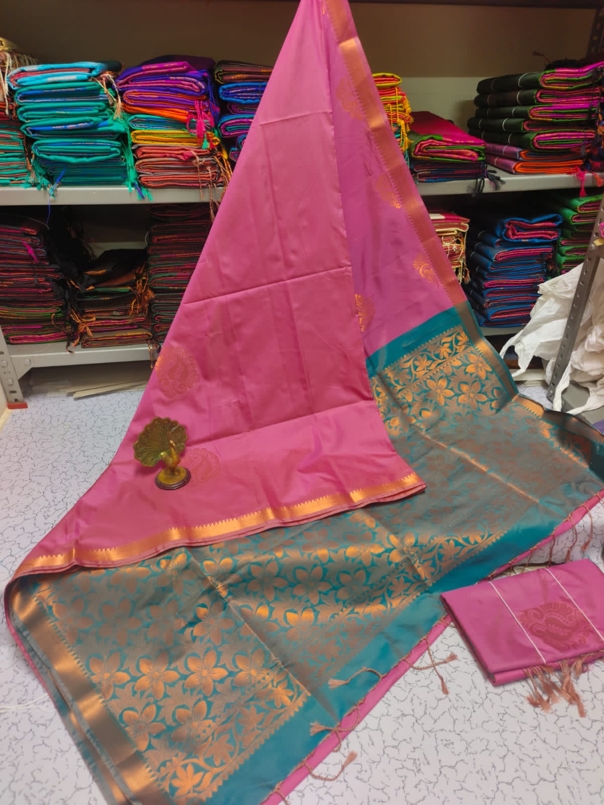 Kanjivaram Tissue Border Soft Silk Saree (Pink and Sea Green Colour)