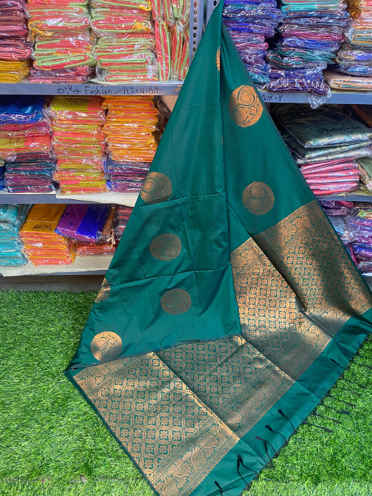 Kanjivaram Tissue Border Soft Silk Saree (Green)