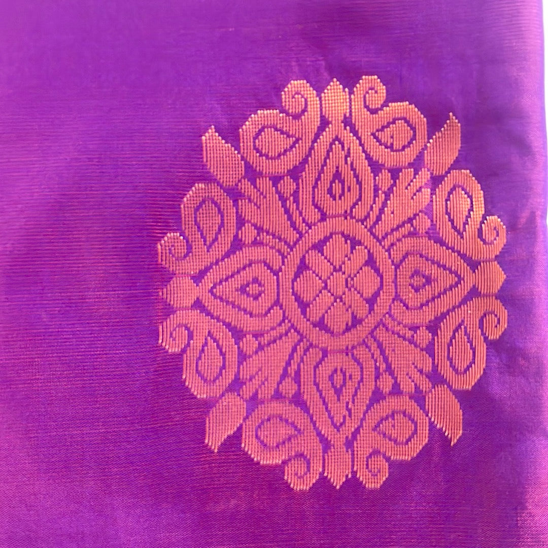 Kanjivaram Tissue Border Soft Silk Sarees (Pink and Green)