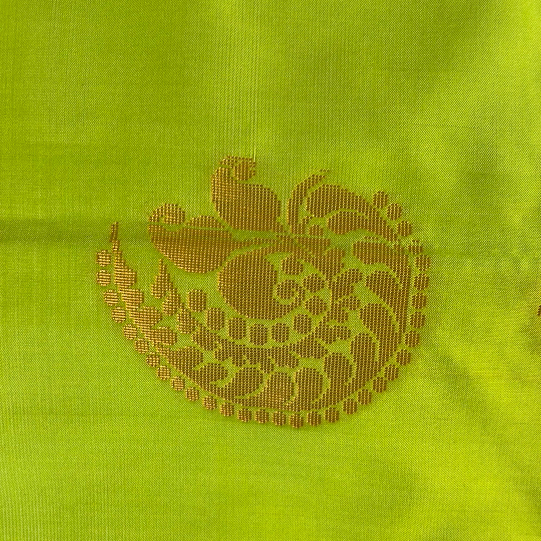 Kanjivaram Tissue Border Soft Silk Sarees (Soft Green with Pink)