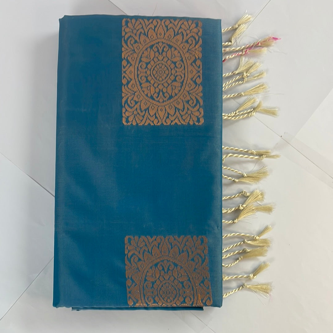 Kanjivaram Tissue Border Soft Silk Sarees (Light Blue and Pink)