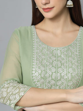 Women Green Embellished Side Slit Kurta