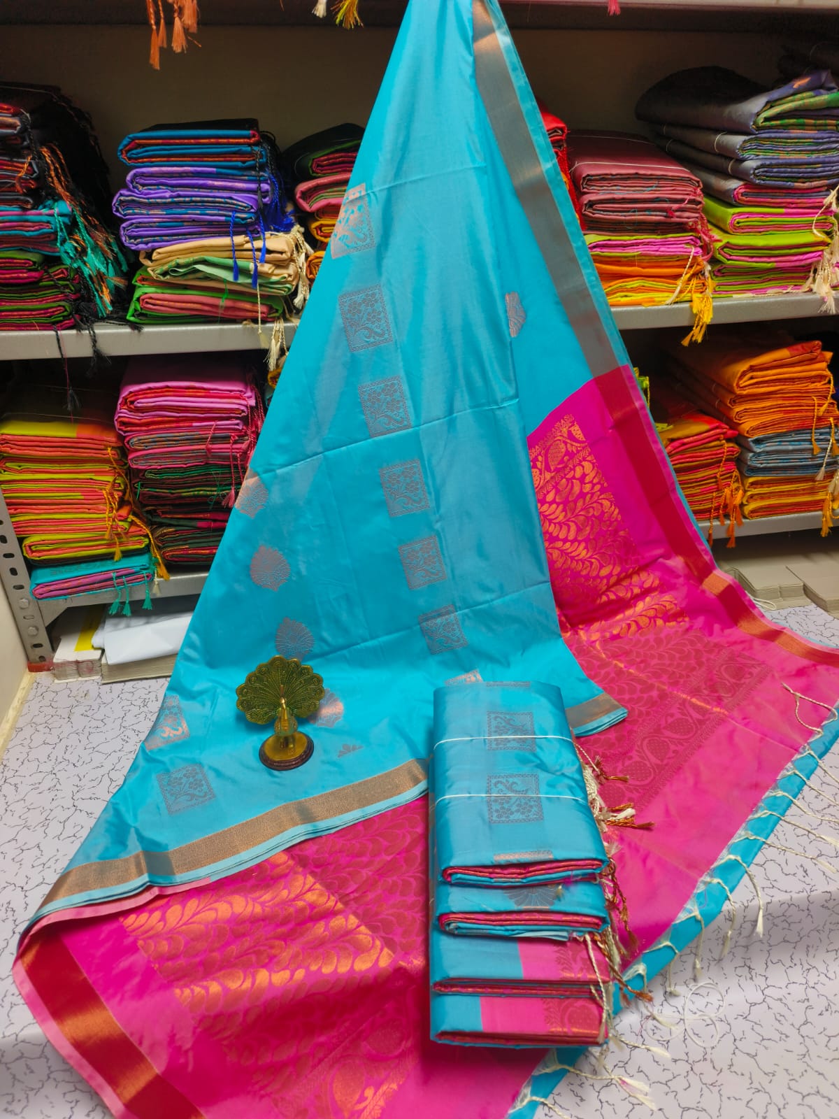 Kanjivaram Tissue Border Soft Silk Sarees (Sea Blue & Pink)